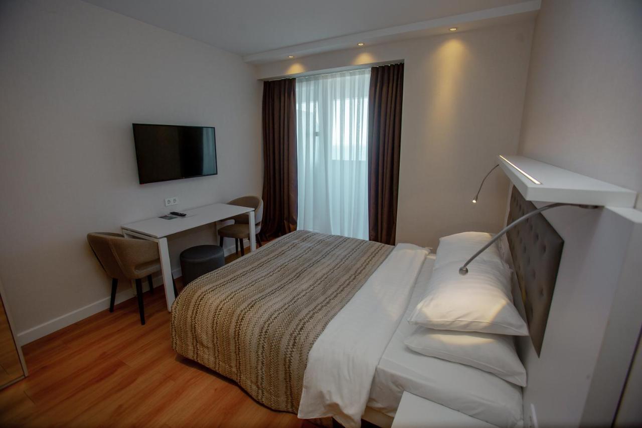 Alliance Palace Batumi Exterior photo